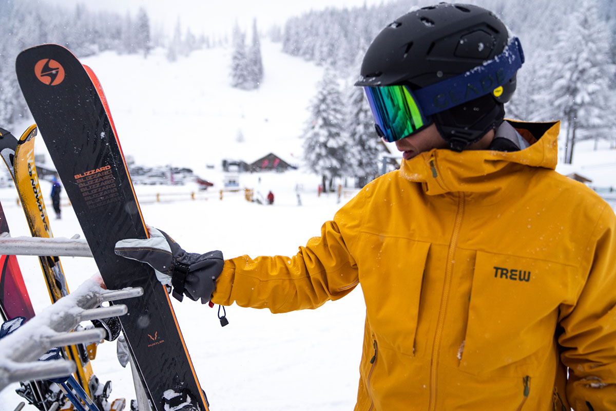 Blizzard Rustler 10 (grabbing skis from rack at lodge)